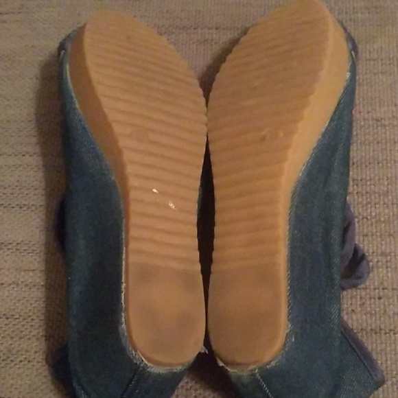 Shoes - Picture 4 of 4